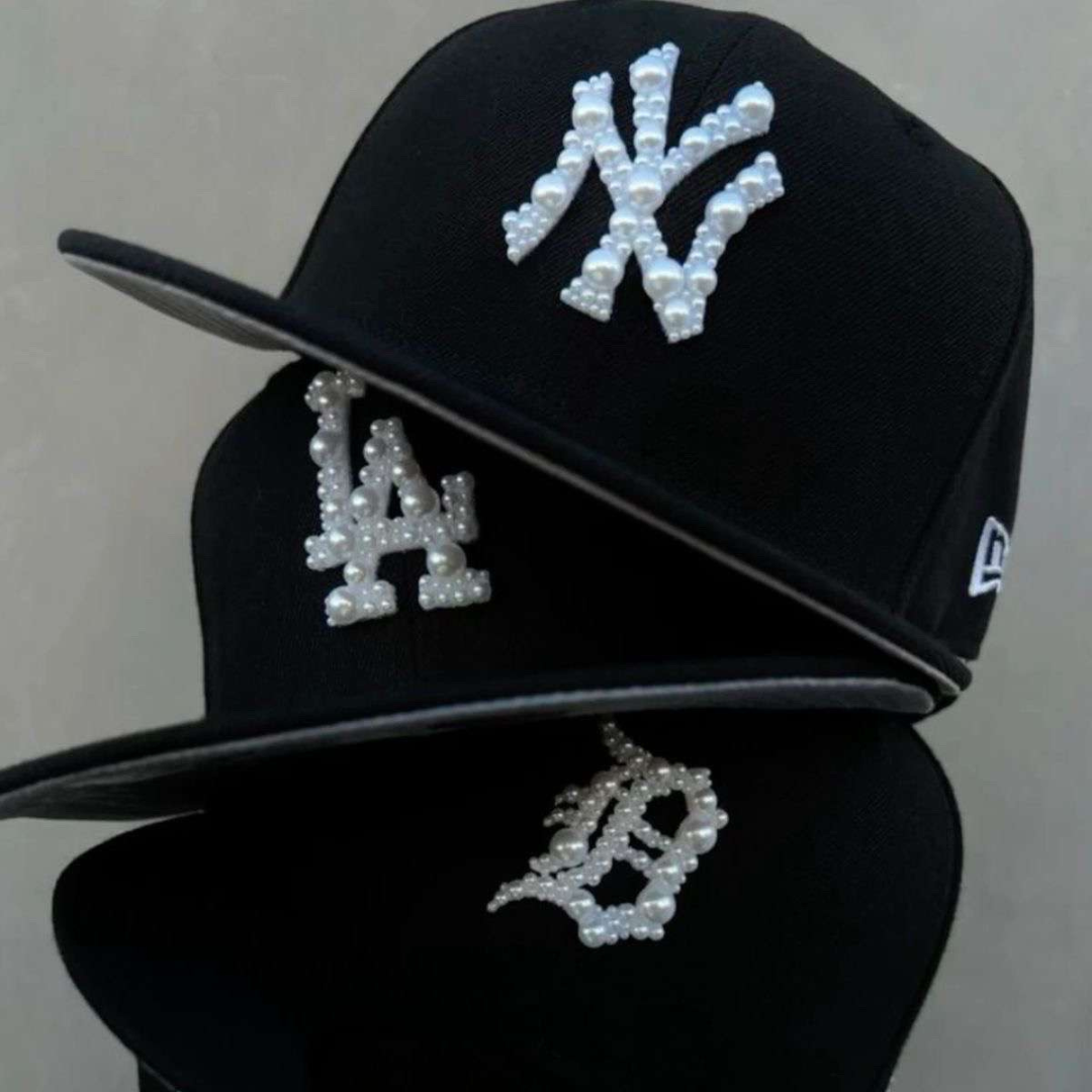 Dekorer din kasket - Køb New Era Navy cap og deko her