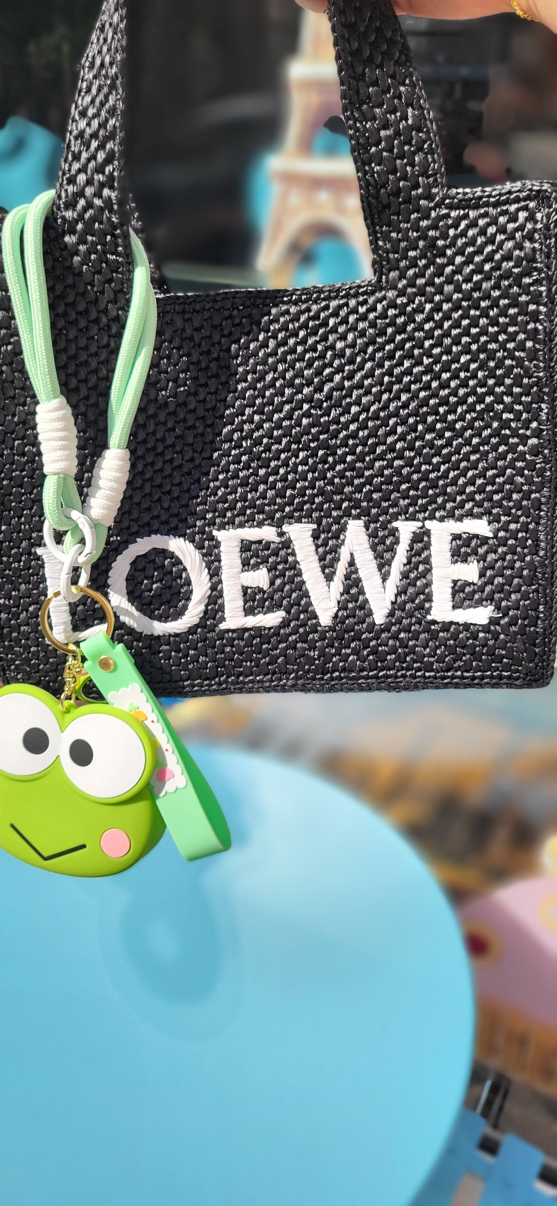 Green Frog, keyhanger