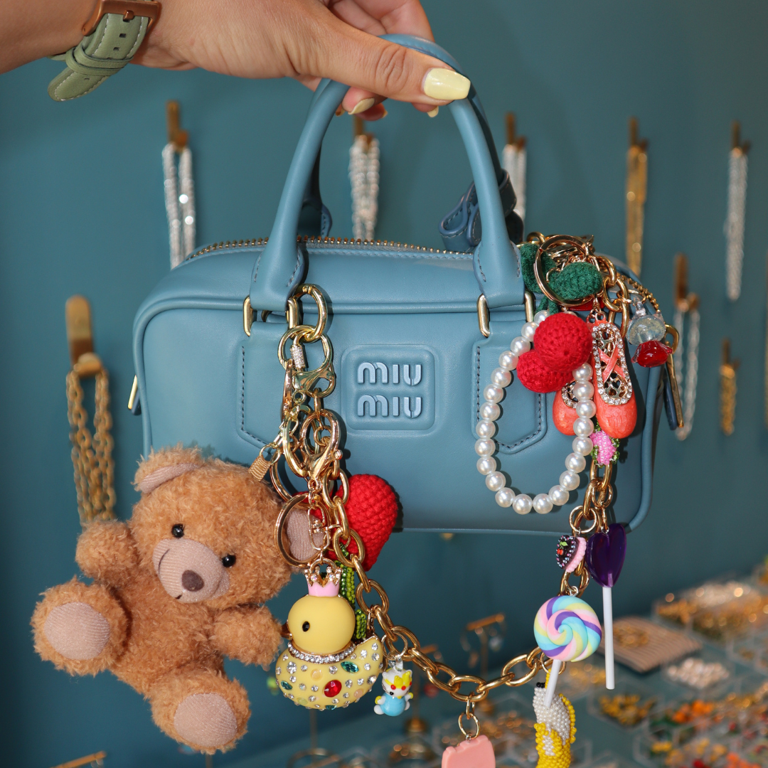 jewelry camp together with a well-known influencer.