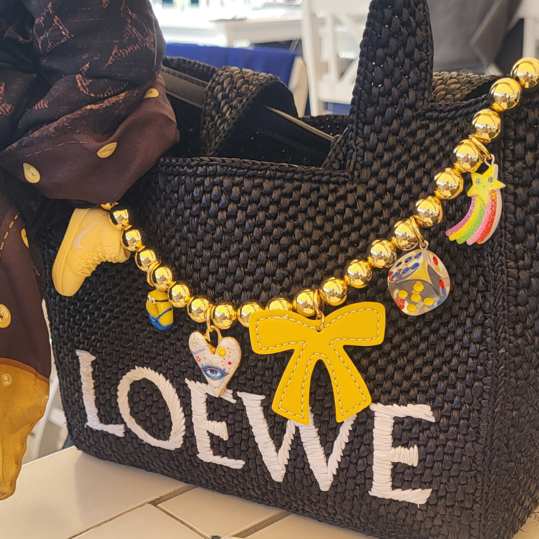 jewelry camp together with a well-known influencer.