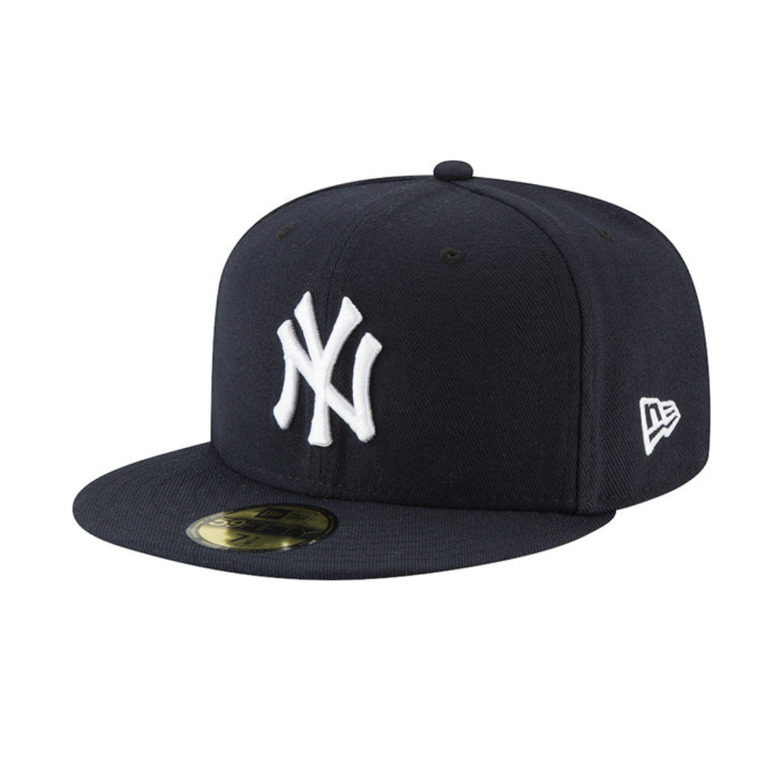 Dekorer din kasket - Køb New Era Navy cap og deko her